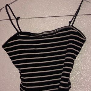 SHEIN BLACK AND WHITE CROP TOP